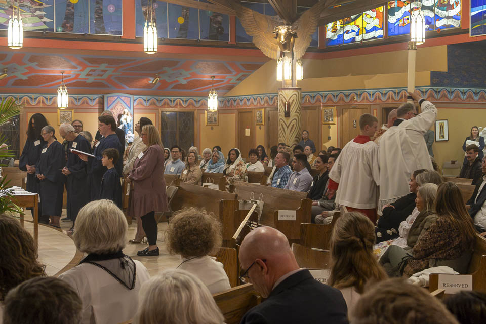 2026-StMary-EasterVigil (49 of 215).jpg